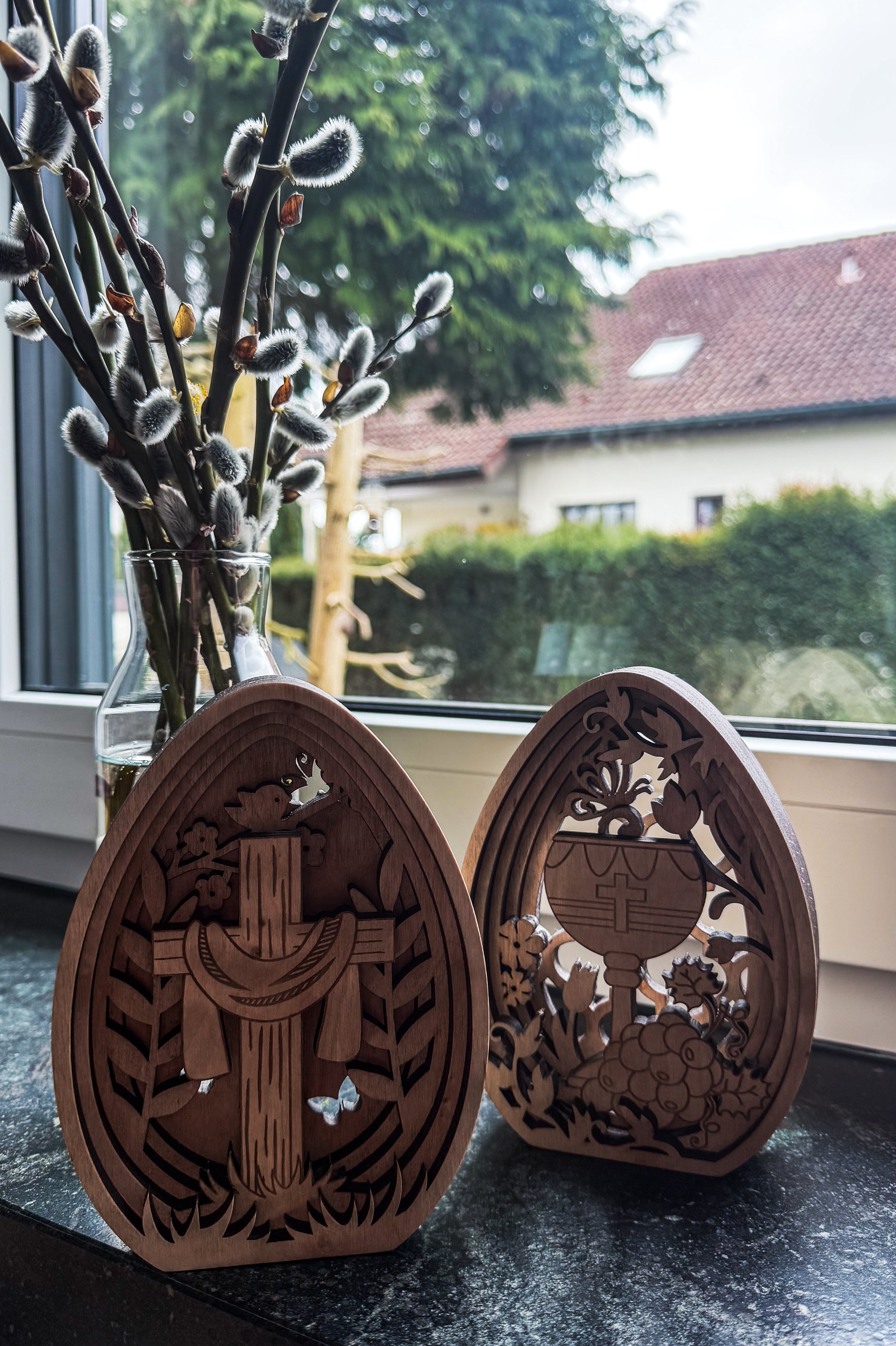 Handgefertigte Holz-Ostereier – Christliche Osterdekoration im 2er-Set