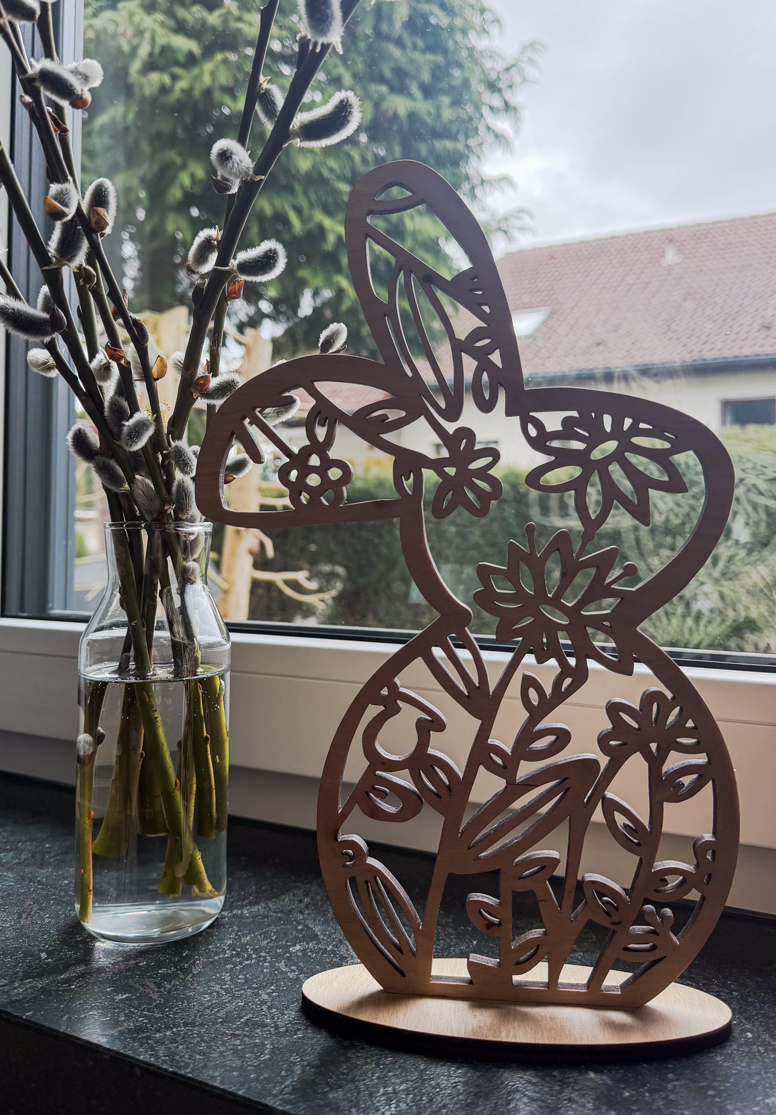 Dekorativer Holz-Osterhase – Transparente Silhouette mit Standfuß - verschiedene Höhen