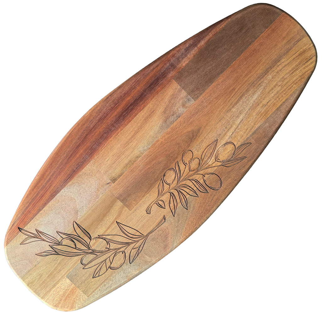 Schneidebrett aus Akazienholz mit Gravur „Olivenzweig“ – Servierbrett Holz 28 × 19 cm